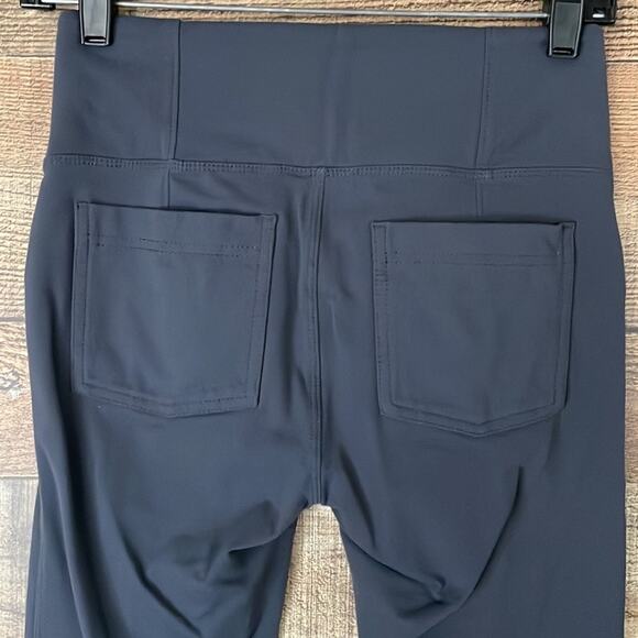 Athleta Metro High Waisted Leggings Side Pockets Back Pockets Gray Size Small - Picture 5 of 9
